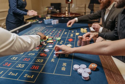 Real-Time Online Gambling: How Live Dealer Casinos Enhance Player Experience